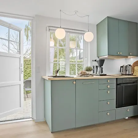 Holiday home Front In With Kitchen