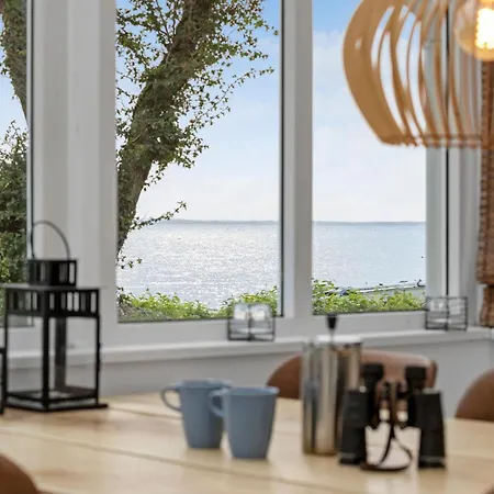 Front In Tatil Evi *